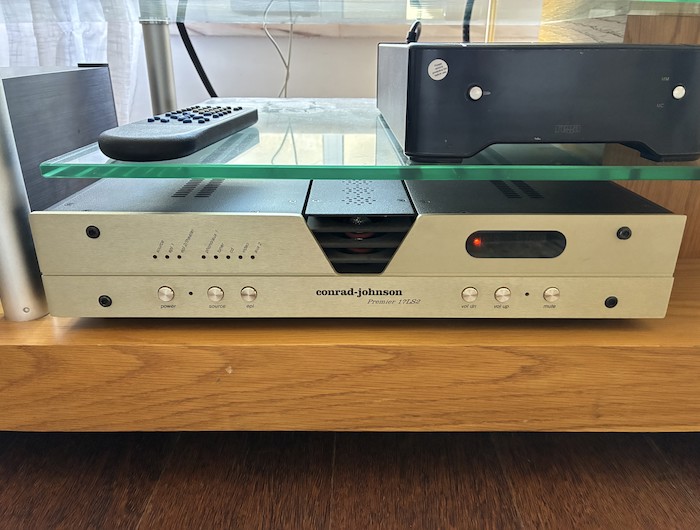 Conrad Johnson /  / Preamplifiers / Streaming Preamplifiers